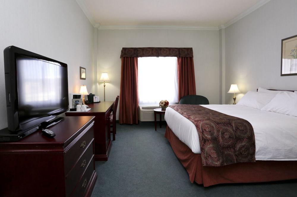The Bridgeport Inn Fort Mcmurray Zewnętrze zdjęcie